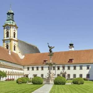 Stiftshof augustiner chorherrenstift reichersberg a6bb5395